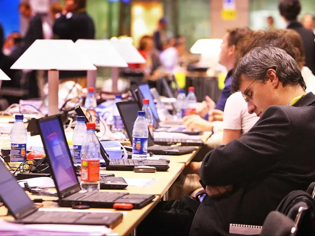 Sisi Negatif Kerja di Facebook