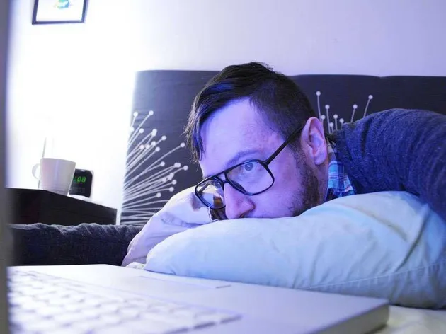 Sisi Negatif Kerja di Facebook