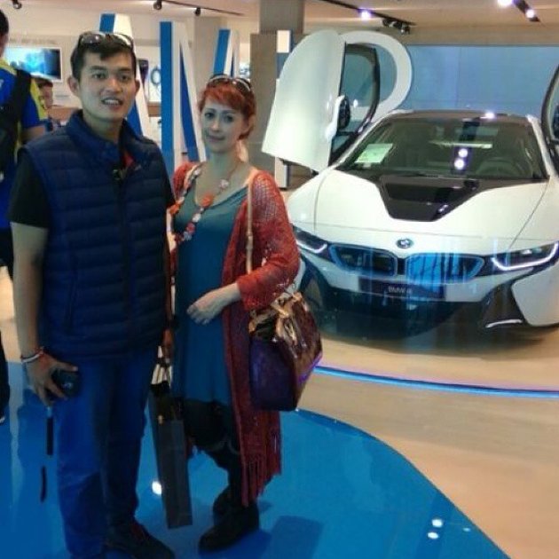 Riana menyebut ia bersama Zulfikar di beberapa kota di Eropa. Dalam perjalanan mereka terlibat hubungan cinta dan Zulfikar disebut bakal bertanggung jawab.