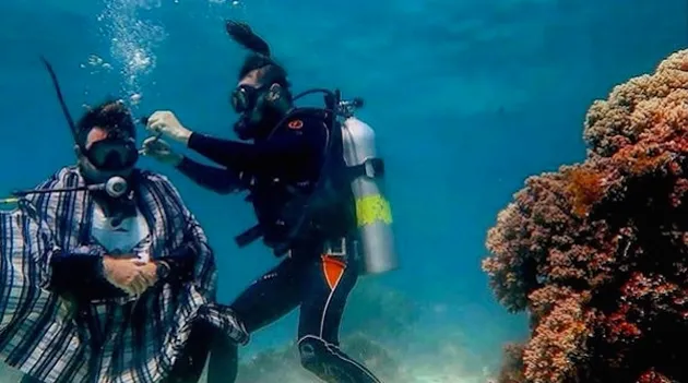 Potong Rambut Ekstrem