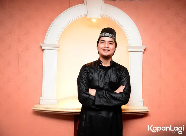 Di balik pernikahan indahnya dengan Larissa, ada sebuah cerita hingga akhirnya keduanya saling jatuh cinta.