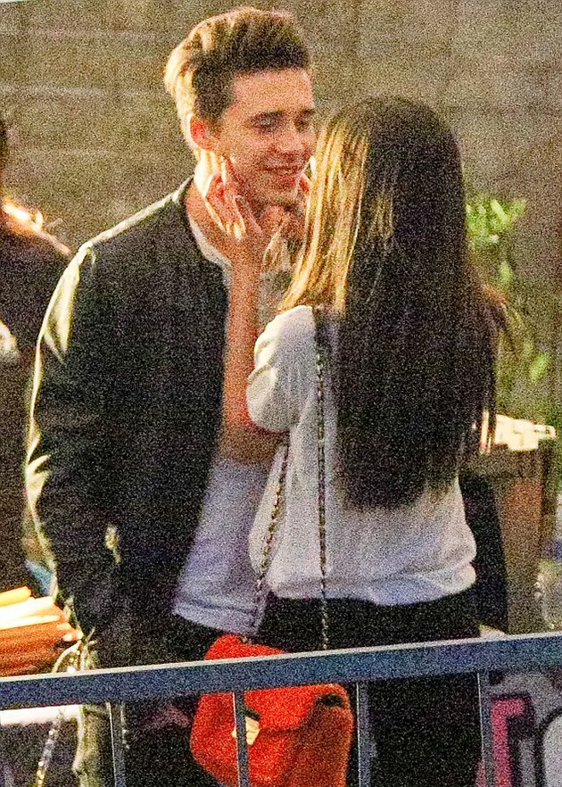 Foto Mesra Brooklyn Beckham &amp; Pacar