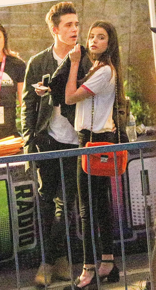 Foto Mesra Brooklyn Beckham &amp; Pacar