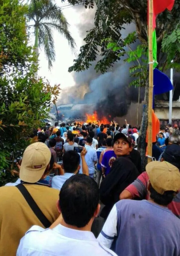 pesawat Hercules jatuh di Medan