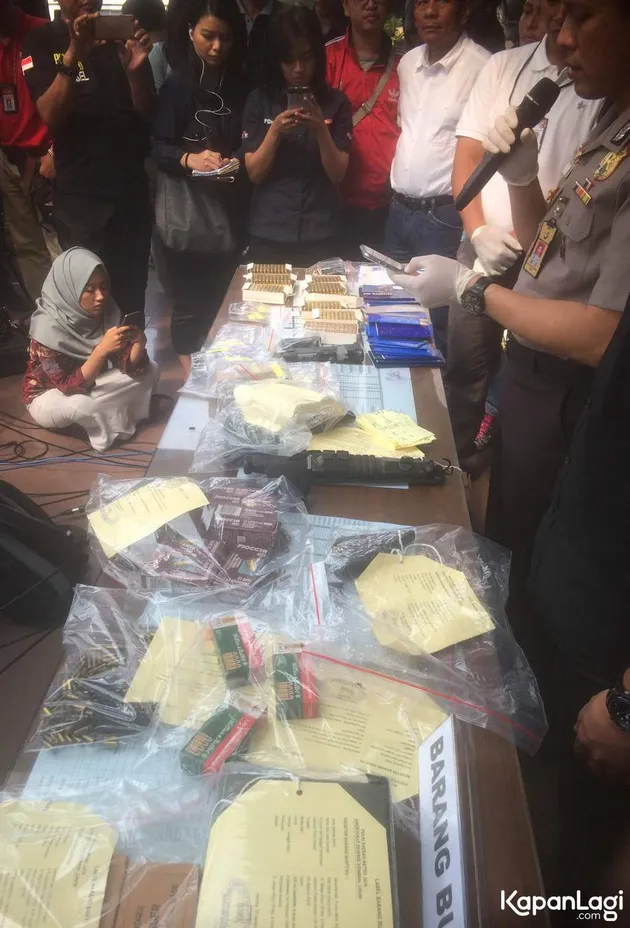 Isi Brankas Gatot Brajamusti 