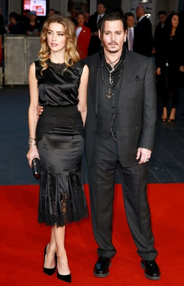 amber heard-johnny depp, johnny depp pukul amber heard, johnny depp cerai dari amber heard