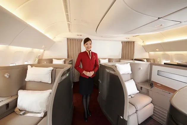 first class pesawat, kelas bisnis pesawat, pelayanan premium pesawat