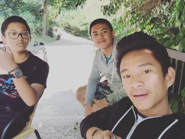 Inikah Pacar Baru Aurel Hermansyah Pengganti Tommy Rumengan?