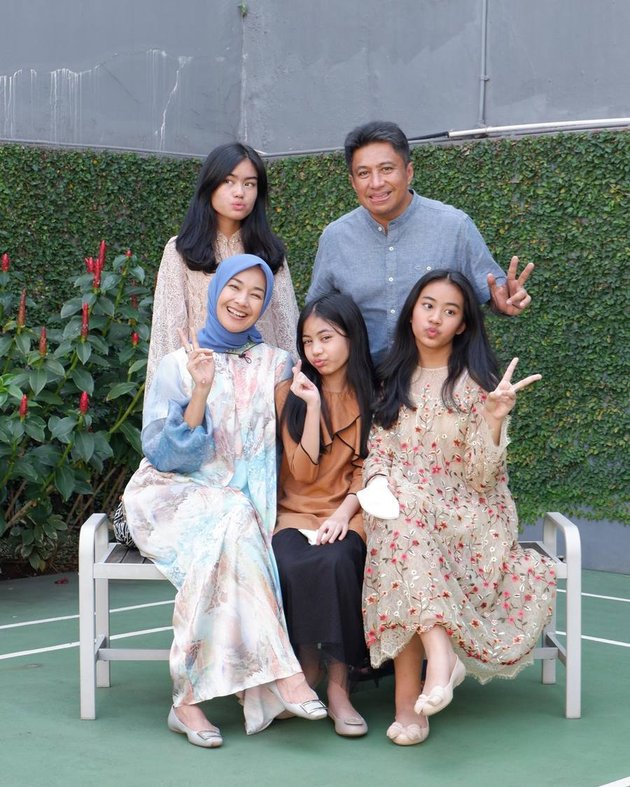 Here are 10 Latest Photos of Alya Rohali with Her 3 Grown-up Children Who Are Getting More Beautiful