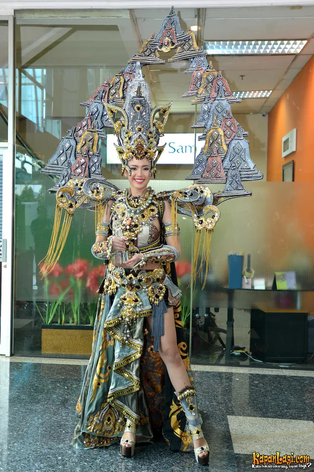Elvira Devinamira