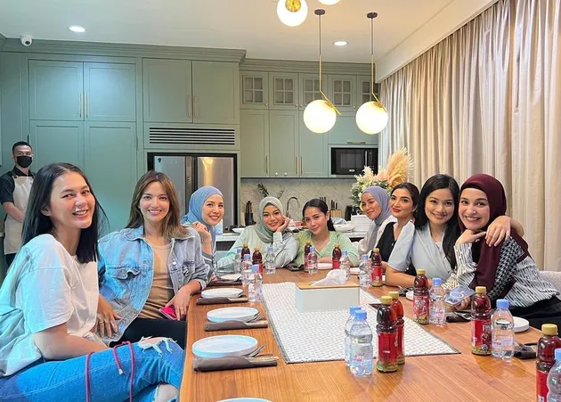 Dilengkapi Hiburan Musik