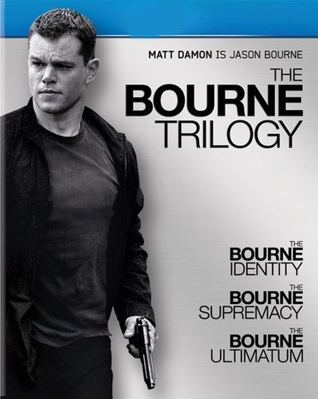 Menyebut film tentang mata-mata tak lengkap rasanya tanpa menyebut THE BOURNE TRILOGY. Dari segi aksi, intrik cerita, serta akting Matt Damon semuanya nyaris sempurna.