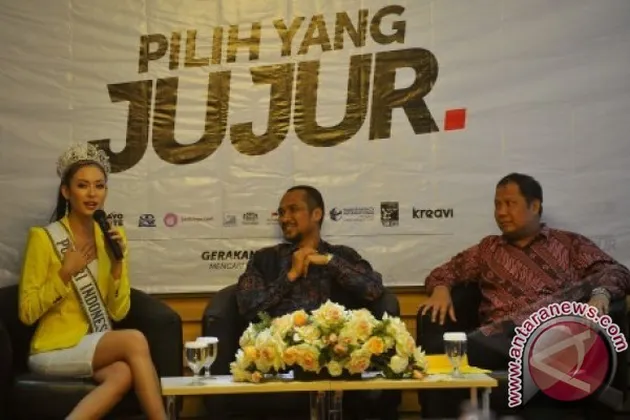 elvira devinamira, abraham samad