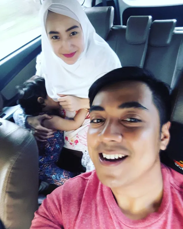 Foto istri ustad Riza