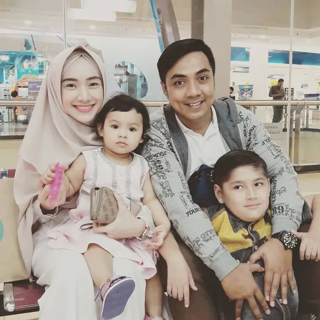 Foto istri ustad Riza