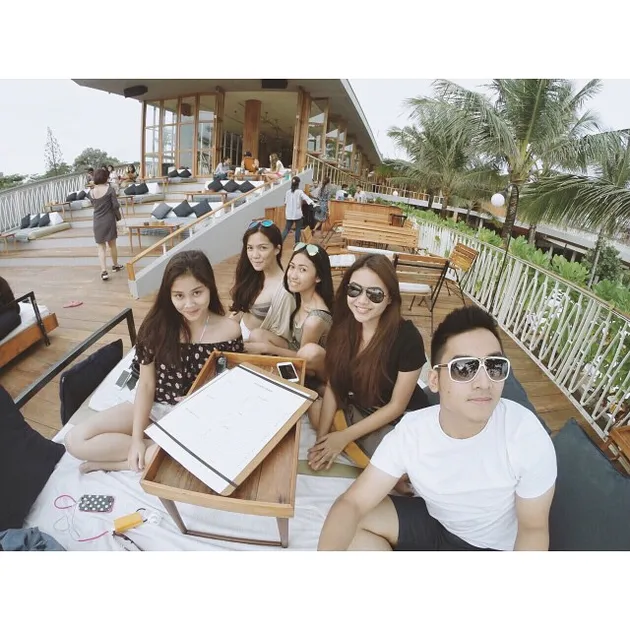 Aurel Hermansyah - Tommy Rumengan