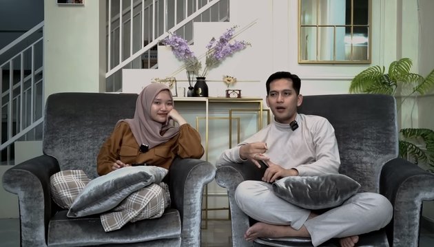 9 Photos of Nabila LIDA and Ilyas Bachtiar Answering Netizens' Questions, Ever Sulking Because Anniversary Wasn't Mentioned on Social Media