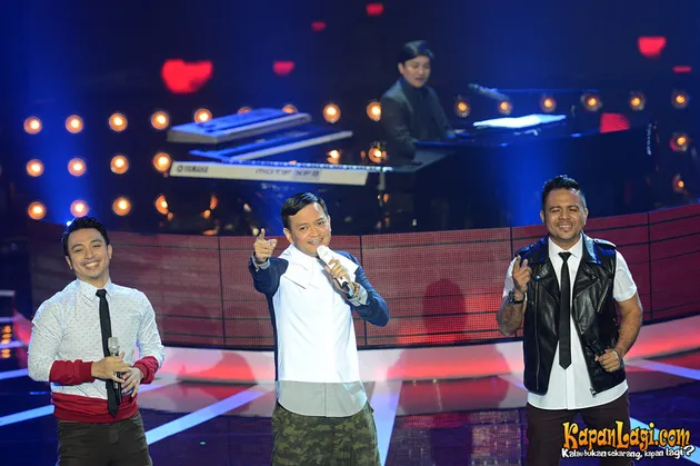 Yovie pun bahkan mengaku senang dengan penampilan sahabat-sahabat musisinya kali ini.