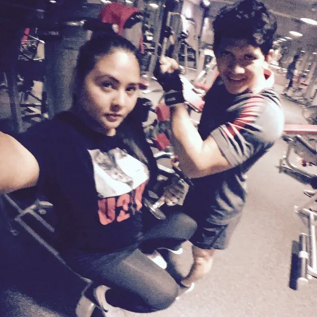 Intim! Potret Iko Uwais - Audy Item dan Anak, Keluarga Bahagia