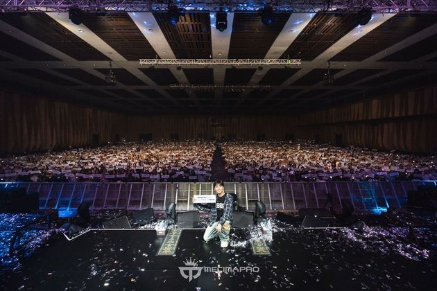 Sneak Peek at 11 Moments of Fun with Young K DAY6 Singing with MYDAY and Covering Sheila On 7 During the Concert in Jakarta!