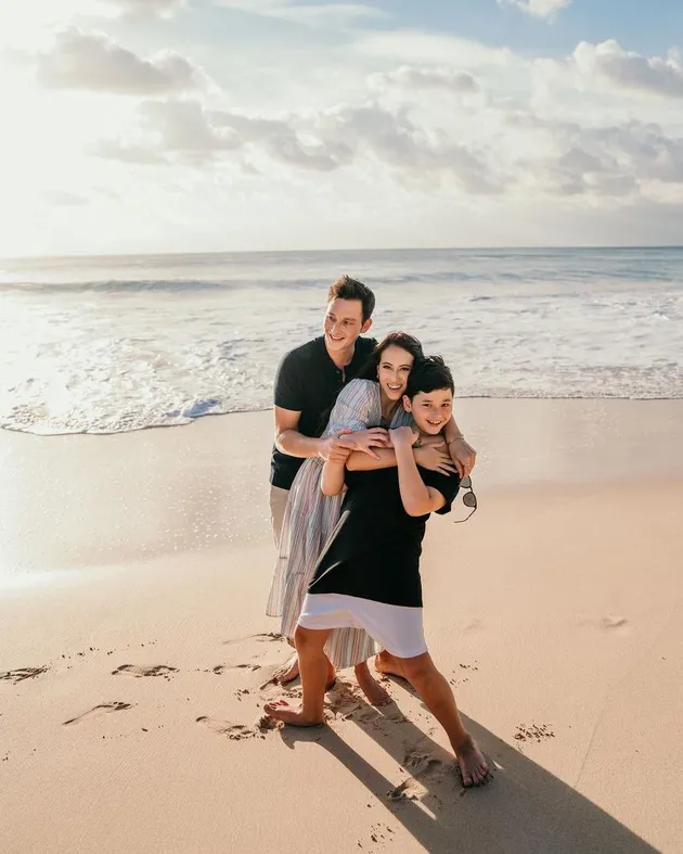 Mike Lewis dan Janisaa Pradja