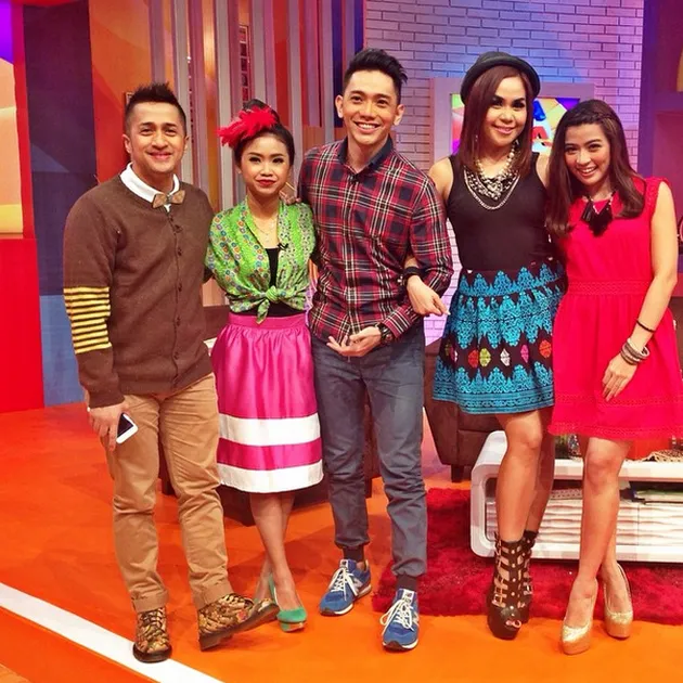 Koleksi Sepatu Melanie Ricardo