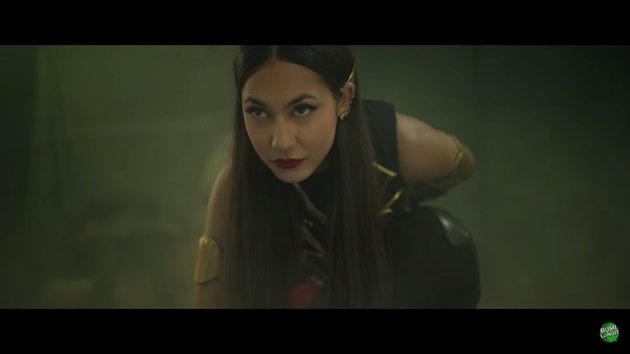 Peek into the Beautiful and Fierce Appearance of Pevita Pearce in the Teaser Trailer of 'SRI ASIH', Can't Wait to Watch!