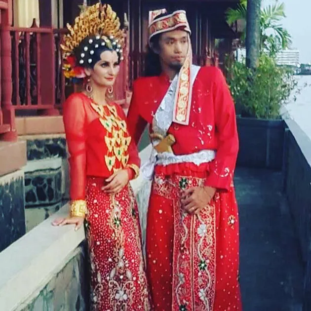 Pria Makassar Nikahi Bule