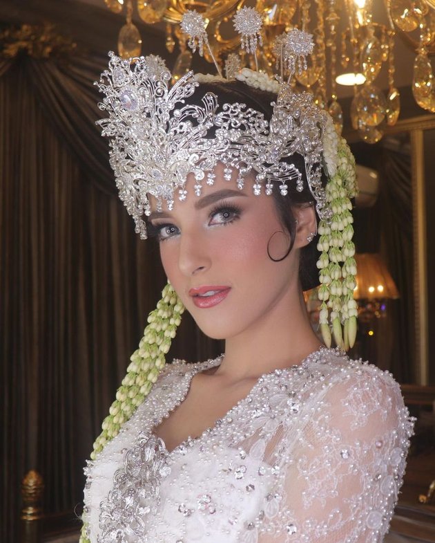 Sneak Peek of Tasya Farasya Becoming a Bride in the Latest Photoshoot, Her Beauty is Said to Resemble a Fairy - Living Doll
