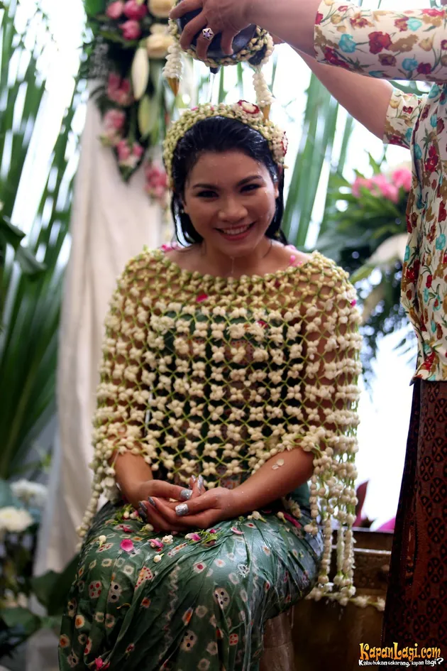 INTIP PROSESI SIRAMAN GEORGIA, SEBELUM SAH JADI ISTRI ALDI ...