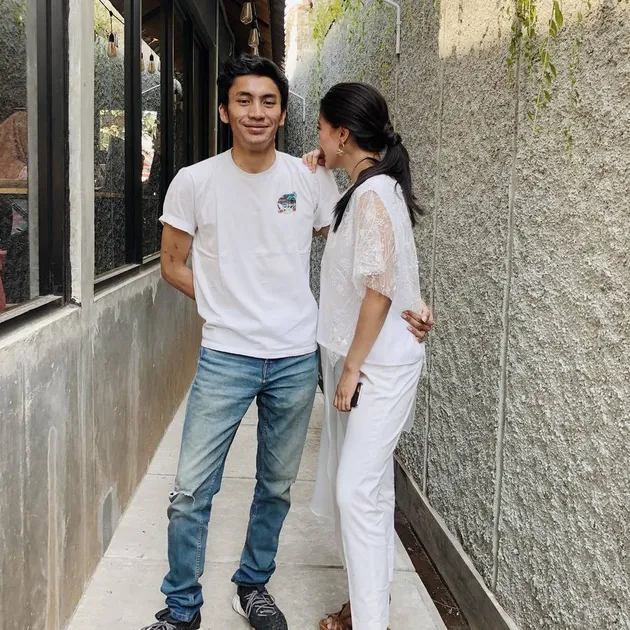 Irshadi Bagas serasi bareng istri