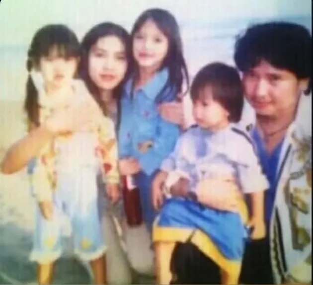 Isabella Viandra dan keluarga