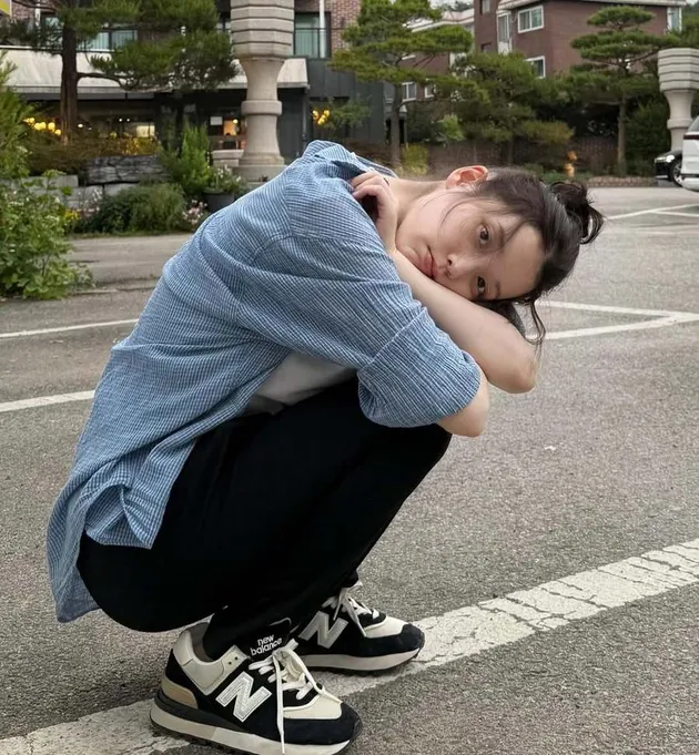 IU foto di tepi jalan