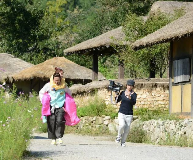 Idol Korea Hanbok