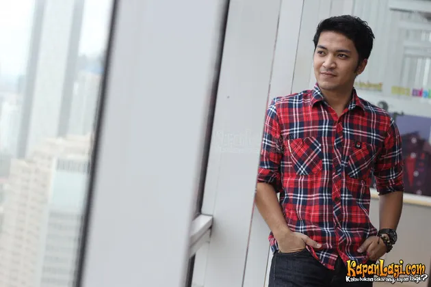 Ihsan Tarore, Hayria Lontoh, 9 SUMMERS 10 AUTUMNS