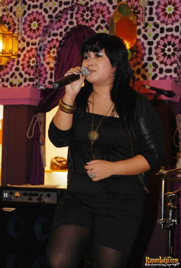 Ikmal Tobing / Bracky Band 