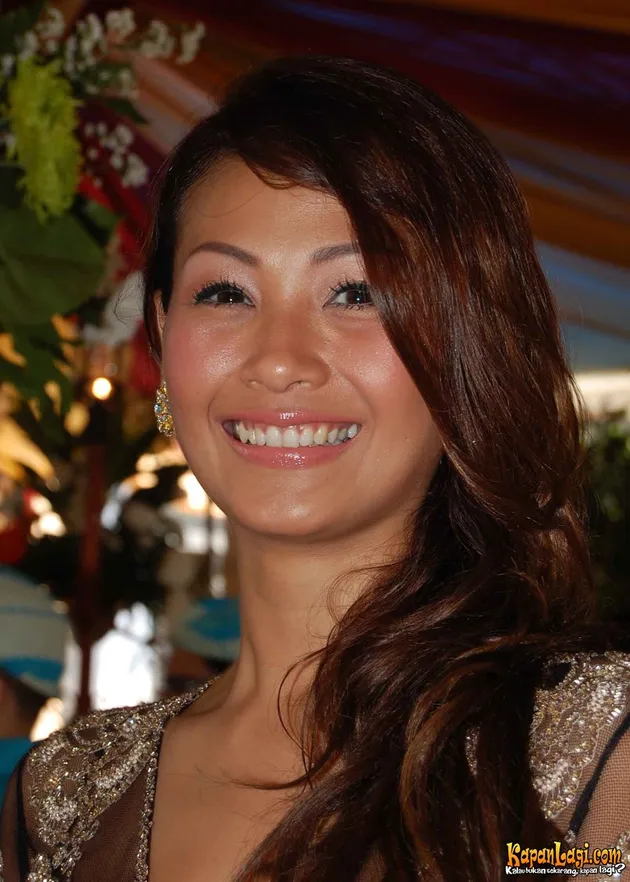 indah kalalo