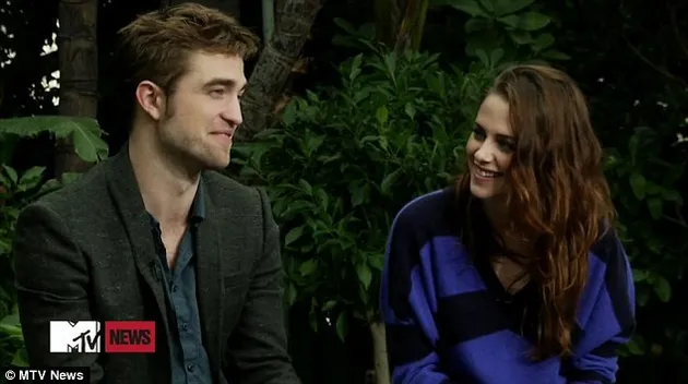 Robert Pattinson - Kristen Stewart