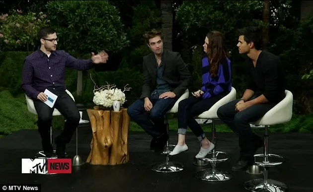 Robert Pattinson - Kristen Stewart