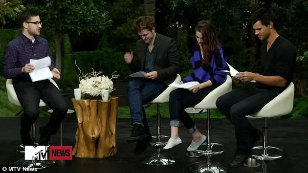 Robert Pattinson - Kristen Stewart