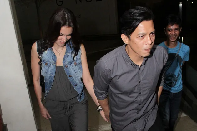 Ariel Noah dan Sophia Mueller