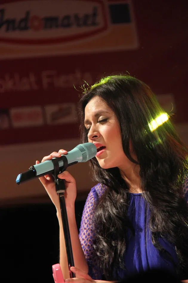 Microphone Raisa
