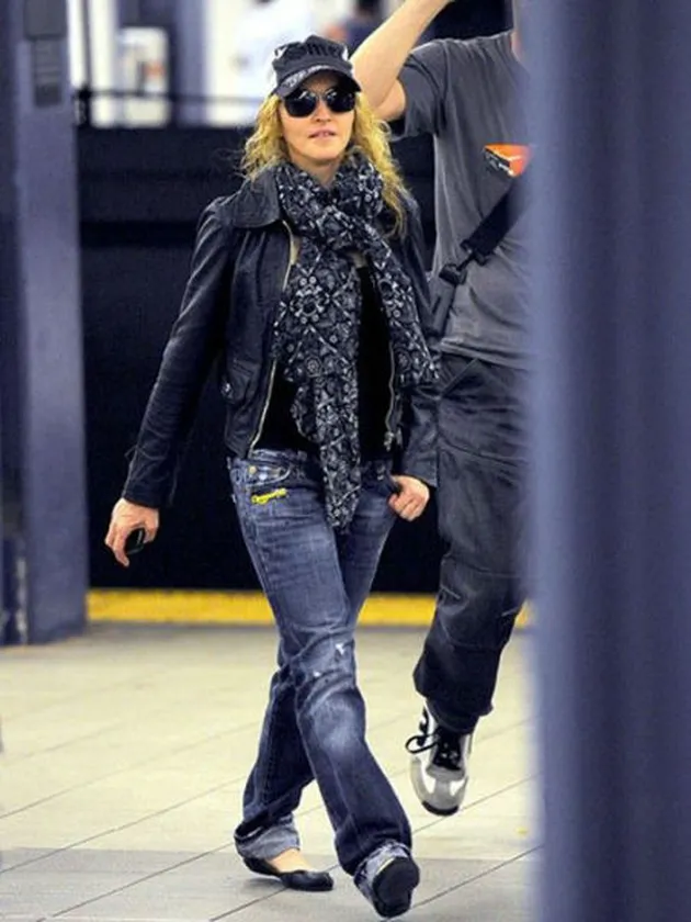 Penyanyi Naik Kereta