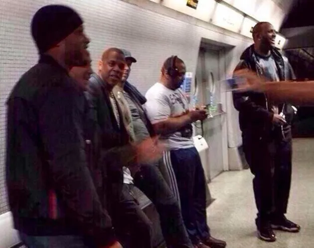 Penyanyi Naik Kereta