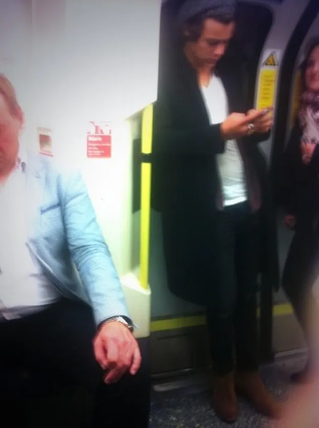 Penyanyi Naik Kereta