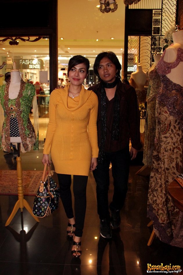 Novita Dewi dan Alex Rudiart