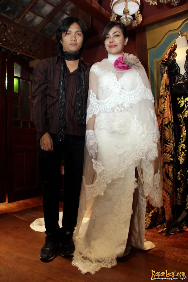 Novita Dewi dan Alex Rudiart