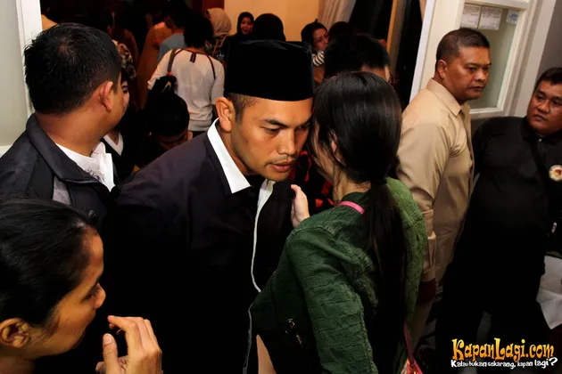 ISAK TANGIS DAN DUKA DI RUMAH KELUARGA NIA RAMADHANI ...