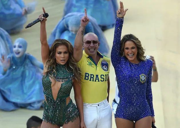 J-Lo, Pitbull, Claudio Leitte