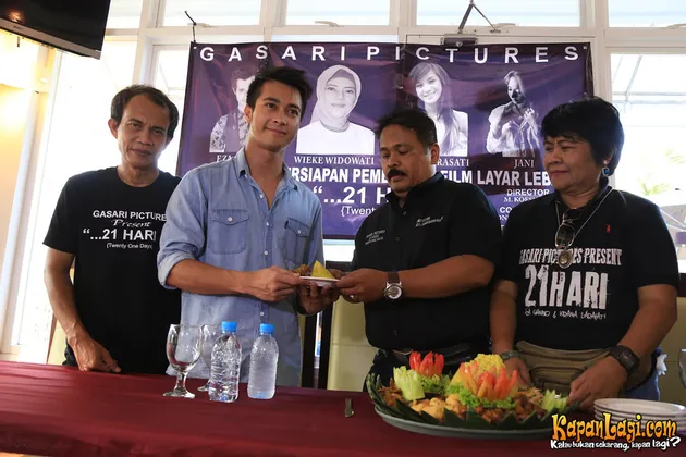 Kirana Larasati - Eza Gionino